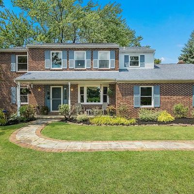 74 Chatham Pl, Newtown, PA 18940