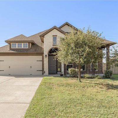 7407 Masters Dr, Navasota, TX 77868