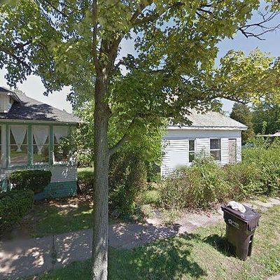 741 Thresher Ave, Benton Harbor, MI 49022