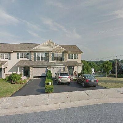 742 Skywalk Ln, Lancaster, PA 17601