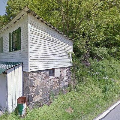 7440 State Highway 197 N, Green Mountain, NC 28740