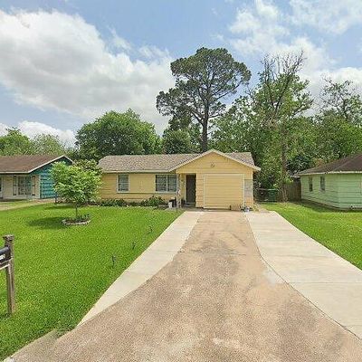 7442 Lakewood Dr, Houston, TX 77016