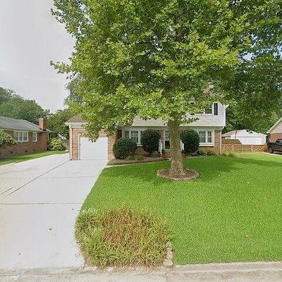 745 Queen Elizabeth Dr, Virginia Beach, VA 23452