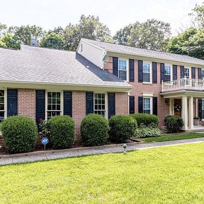 7454 Ox Rd, Fairfax Station, VA 22039