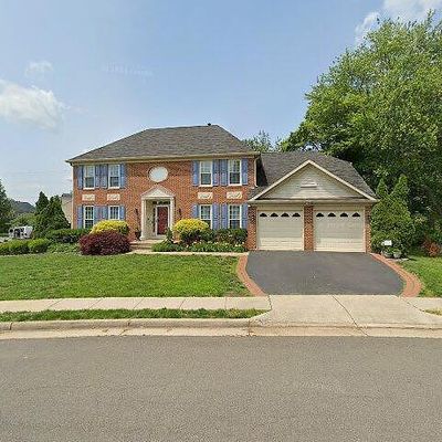 7502 Simms Rd, Alexandria, VA 22315