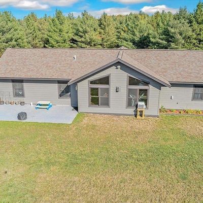 7523 S Hallberg Rd, Lake Nebagamon, WI 54849