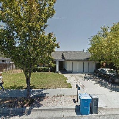 7526 Laurel Dr, Gilroy, CA 95020