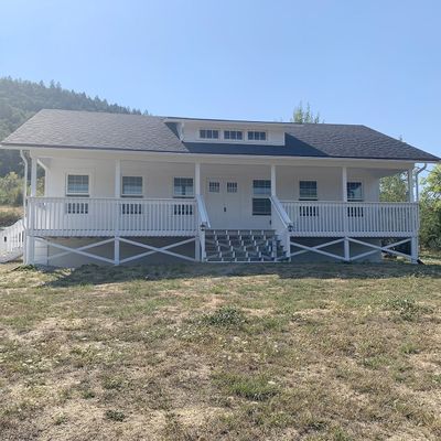 754 Glenbrook Loop Rd, Riddle, OR 97469