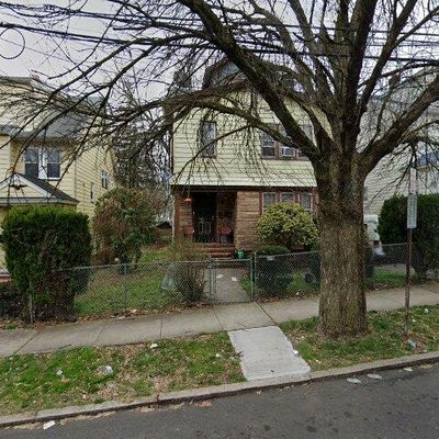 76 Grumman Ave, Newark, NJ 07112