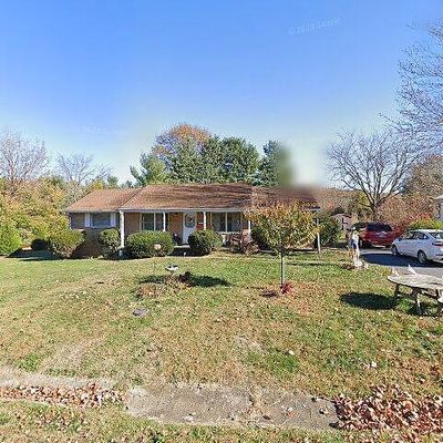 76 Viburnum Dr, Waynesboro, VA 22980