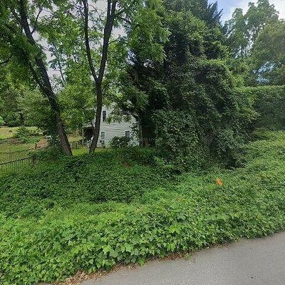 76 Wyoming Rd, Asheville, NC 28803