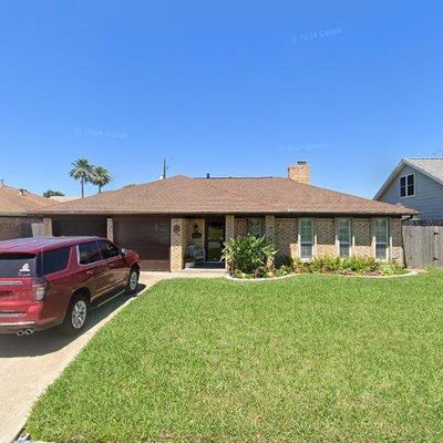 7610 Beaudelaire Cir, Galveston, TX 77551