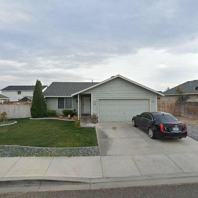 7612 Pender Dr, Pasco, WA 99301