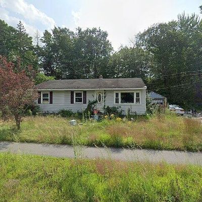 77 Village St, Concord, NH 03303