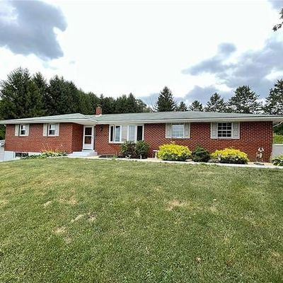 770 Almond Rd, Walnutport, PA 18088