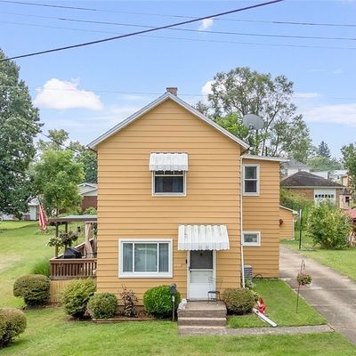 7790 Elm St, Masury, OH 44438