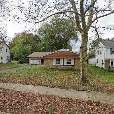 78 Hinsdale Ln, Willingboro, NJ 08046