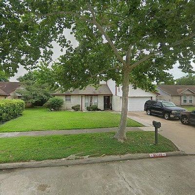 7803 Chasecreek Drive, Missouri City, TX 77489