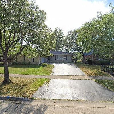 782 S Stuart Ave, Elmhurst, IL 60126