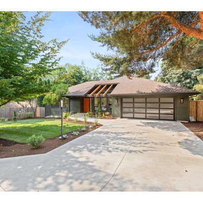 782 Sunny Hill Dr, Lake Oswego, OR 97034