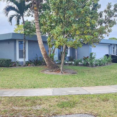 7821 Nw 68 Th Ave, Tamarac, FL 33321