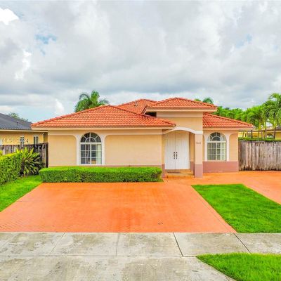 7863 Nw 199 Th St, Hialeah, FL 33015