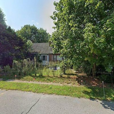 79 Plymouth Rd, Bellingham, MA 02019