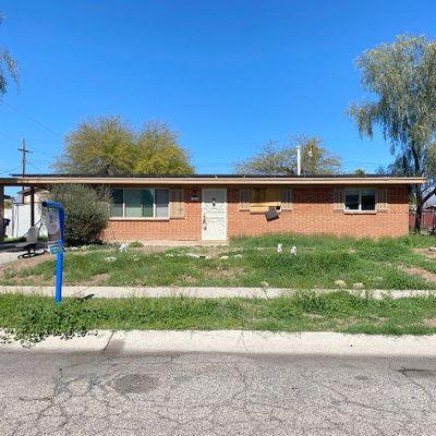 7909 E Beverly St, Tucson, AZ 85710