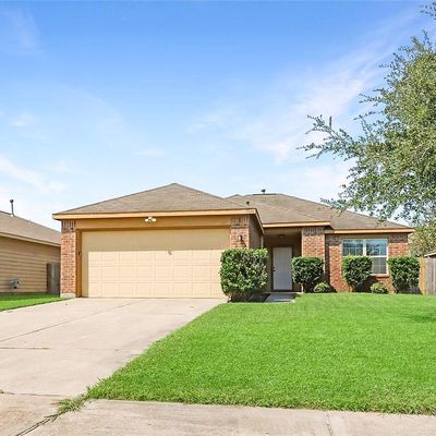 7910 Emerald Oak Dr, Texas City, TX 77591