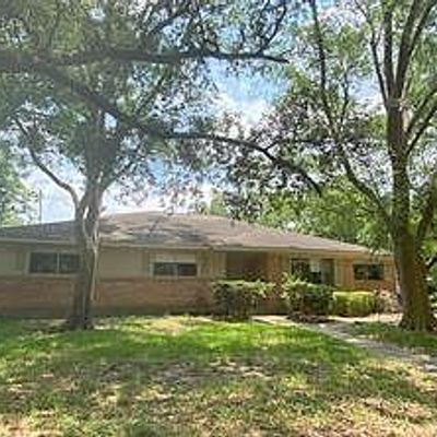 7915 S Braeswood Blvd, Houston, TX 77071