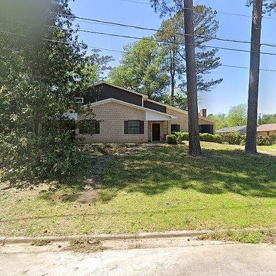 702 Russell St, Henderson, TX 75654