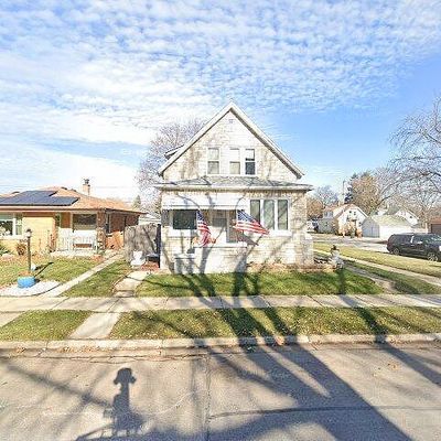 702 Sycamore Ave, South Milwaukee, WI 53172