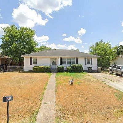 703 Live Oak St, Bryan, TX 77803