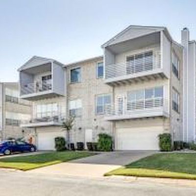 704 Oakbrook Drive #704, Lewisville, TX 75057