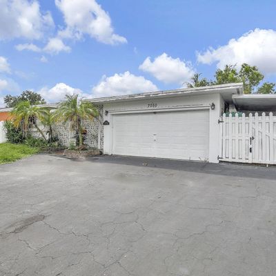 7050 Sw 10 Th Ct, Pembroke Pines, FL 33023