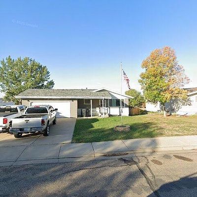 709 Johns Dr, Mandan, ND 58554