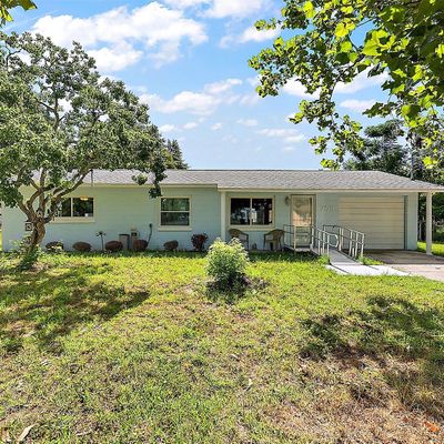 709 Maple Ave, Fruitland Park, FL 34731