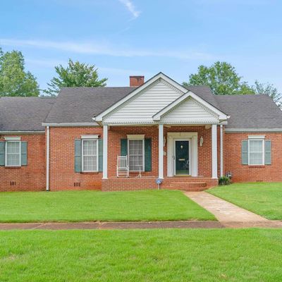 710 Cedar St, Talladega, AL 35160