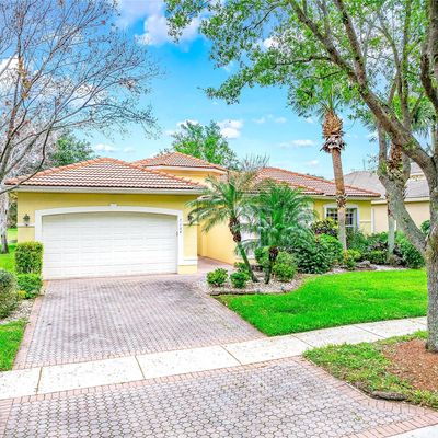 7104 Corning Cir, Boynton Beach, FL 33437