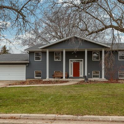 712 Lyndale Ave, Spring Valley, MN 55975