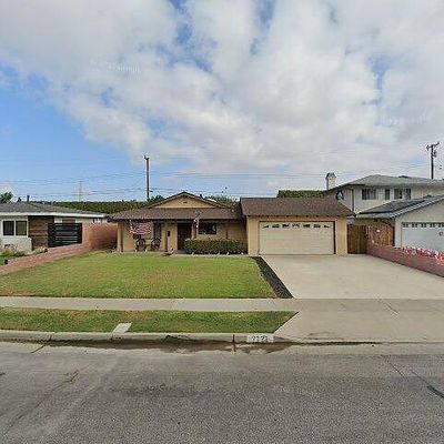 7121 Betty Dr, Huntington Beach, CA 92647