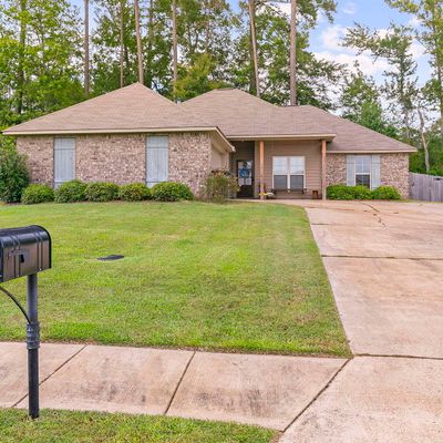 717 Lexington Dr, Florence, MS 39073