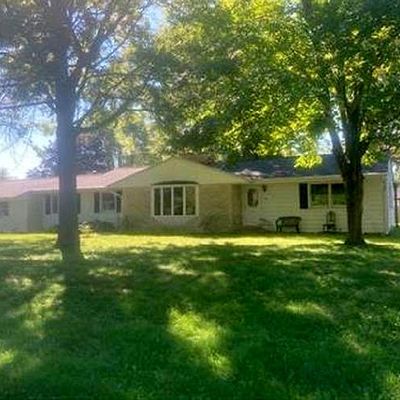 719 Sunset Ave, Earlville, IL 60518