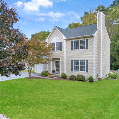 72 Hunting Ridge Dr, Mystic, CT 06355