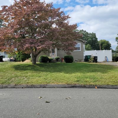 72 Paradise St, Chicopee, MA 01020