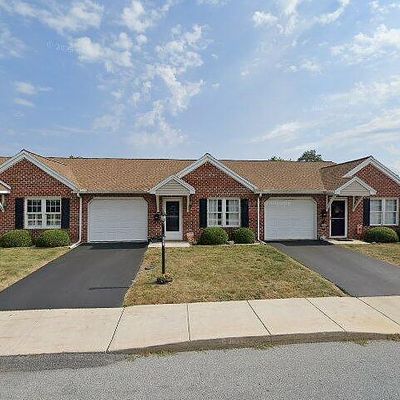 721 Fireside Dr, Shippensburg, PA 17257