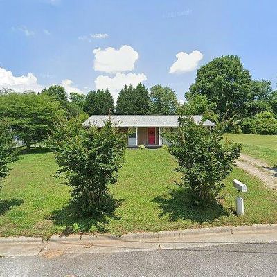 724 W Pine Cir, Statesville, NC 28677