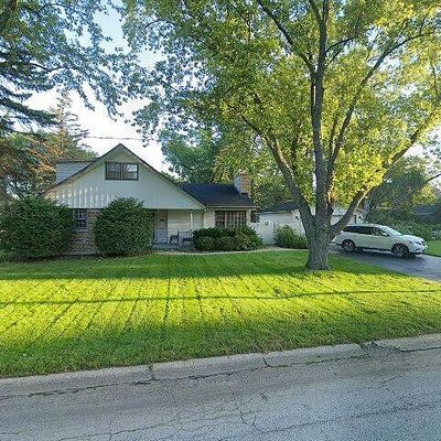 725 Ranch Rd, Wheaton, IL 60187