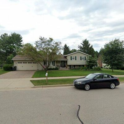 725 Pilgrim Trl, Sun Prairie, WI 53590