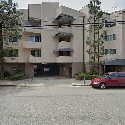 725 S Barrington Ave #202, Los Angeles, CA 90049